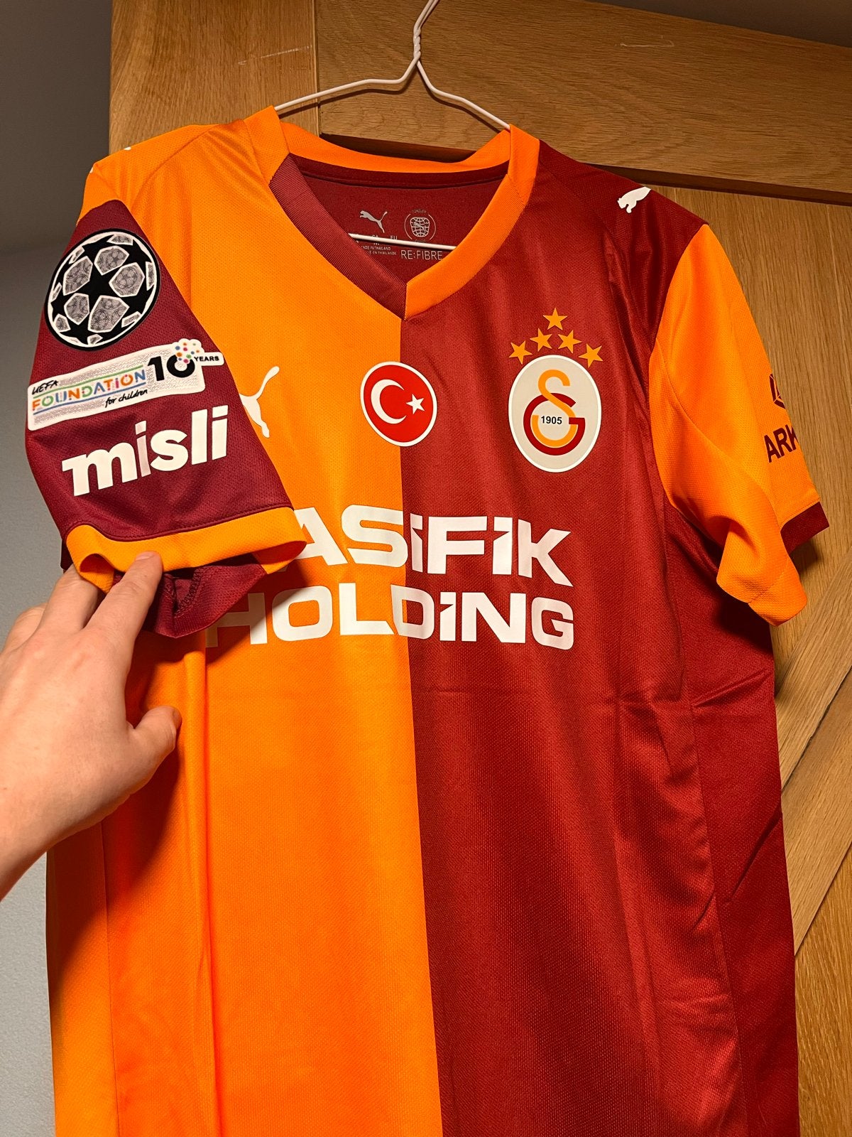 Galatasaray Thuisshirt 25/26 Osimhen 45 Maat M CL Badge, Sport en Fitness, Voetbal, Maat M, Ophalen of Verzenden, Nieuw, Shirt