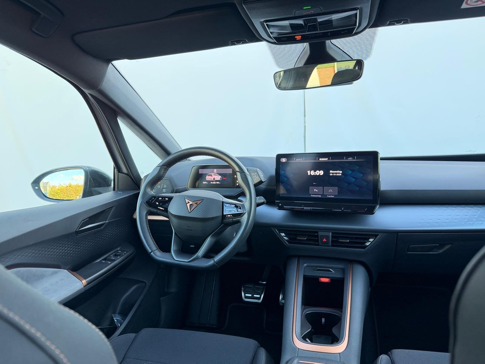 CUPRA Born Edition 62 kWh | Panoramadak | Kuipstoelen | BTW, Auto's, Automaat, Gebruikt, Zwart, 150 pk