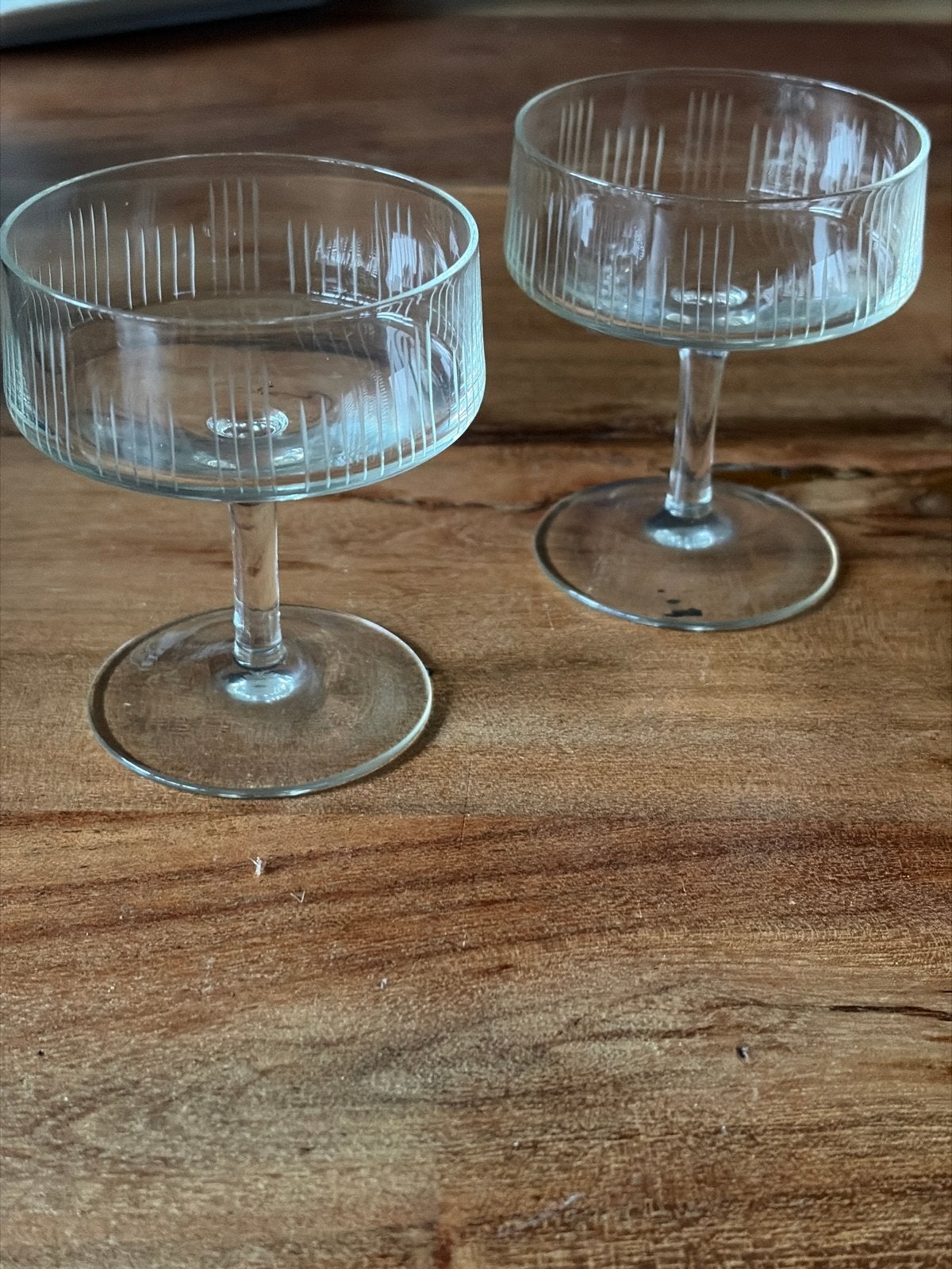 Set van 2 vintage champagne coupes met streepjes, Antiek en Kunst, Antiek | Glas en Kristal, Ophalen