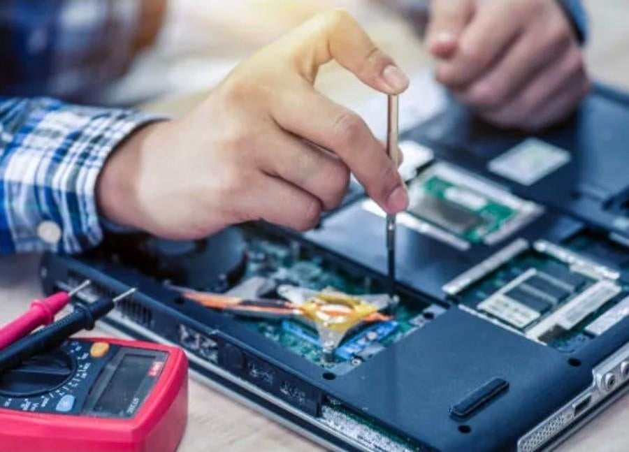 ICT student zoekt oud apparatuur, Ophalen of Verzenden