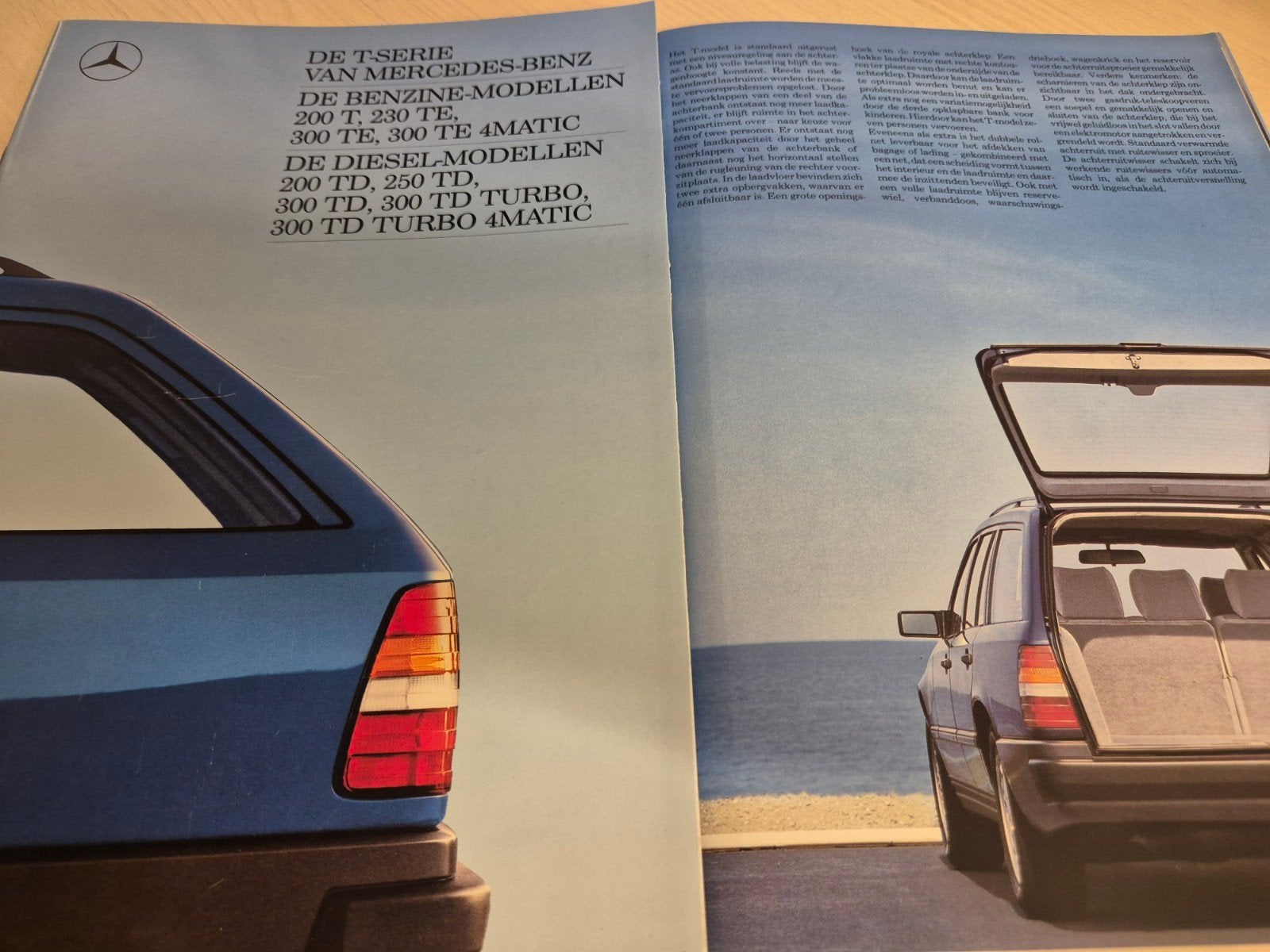 1987 1988 Nederlands Mercedes w124 200 300 T model folder, Ophalen of Verzenden, Zo goed als nieuw, Mercedes