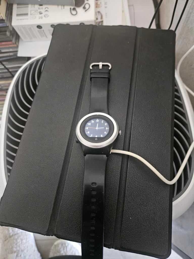 2x een SOS horloge, Sieraden, Tassen en Uiterlijk, Smartwatches, Ophalen, Zo goed als nieuw, Zwart, Android