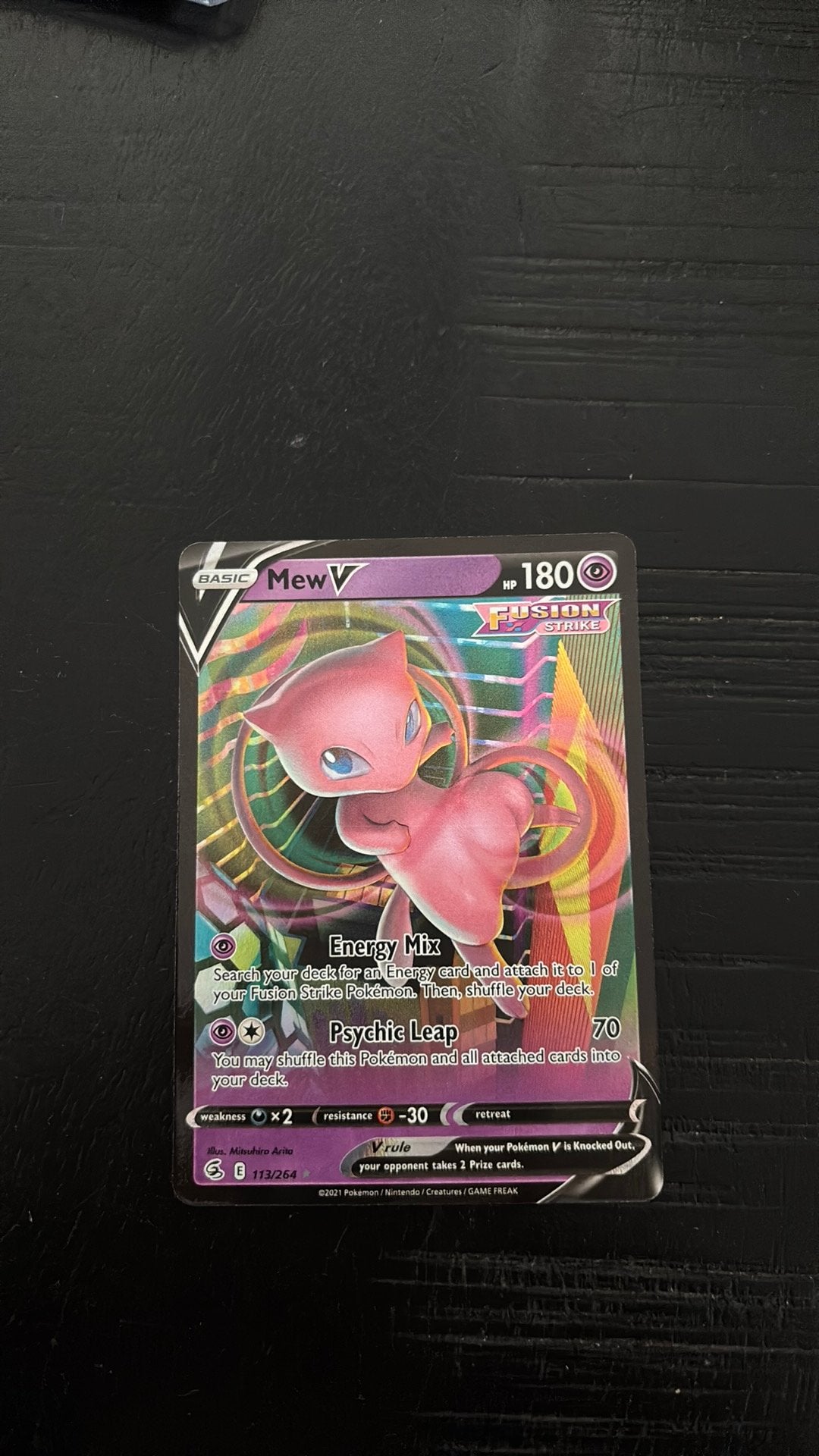 Pokemon kaart Mew v Fusion Strike, Ophalen of Verzenden, Zo goed als nieuw