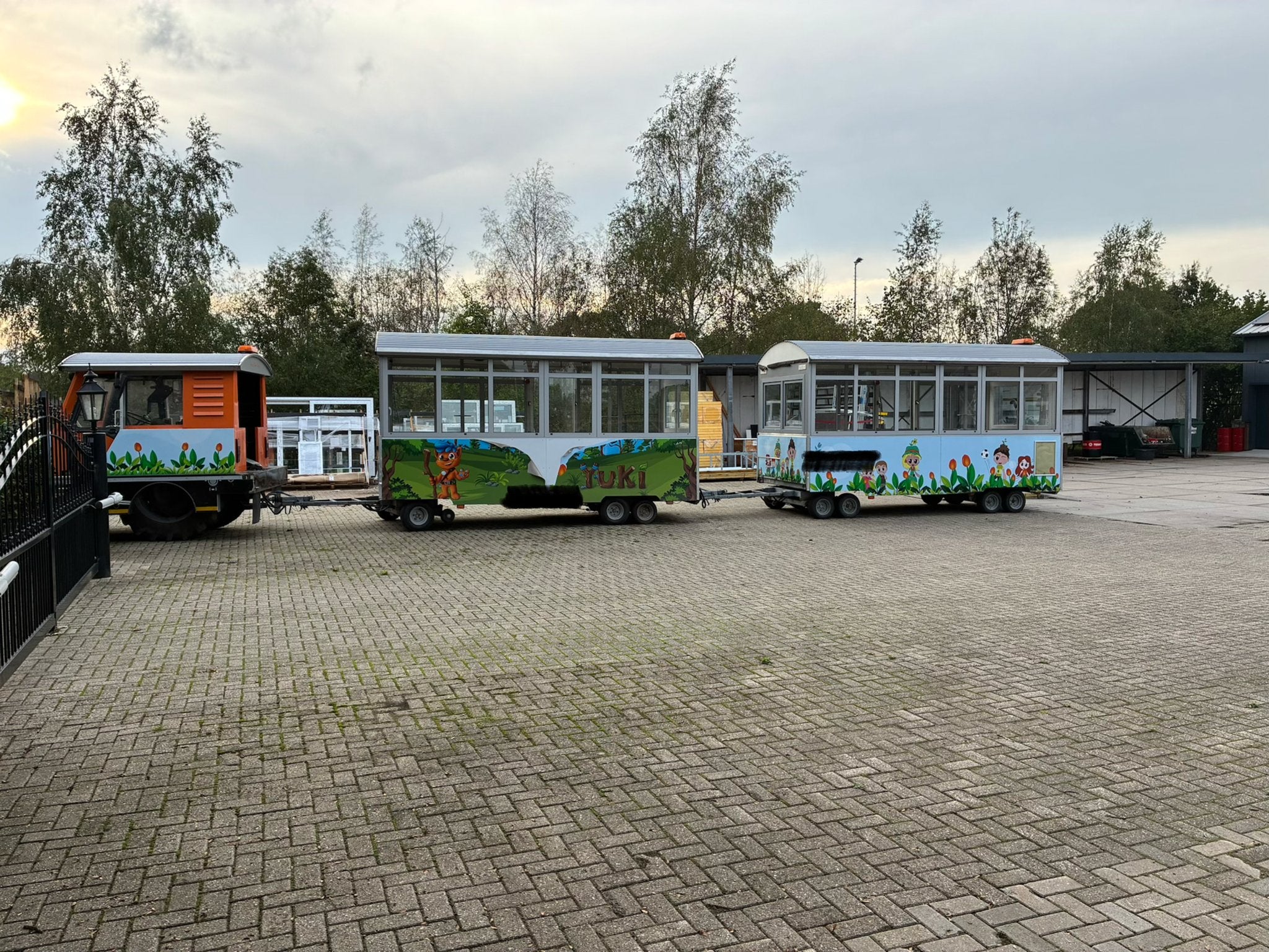 2 wagons of aanhangers, Ophalen