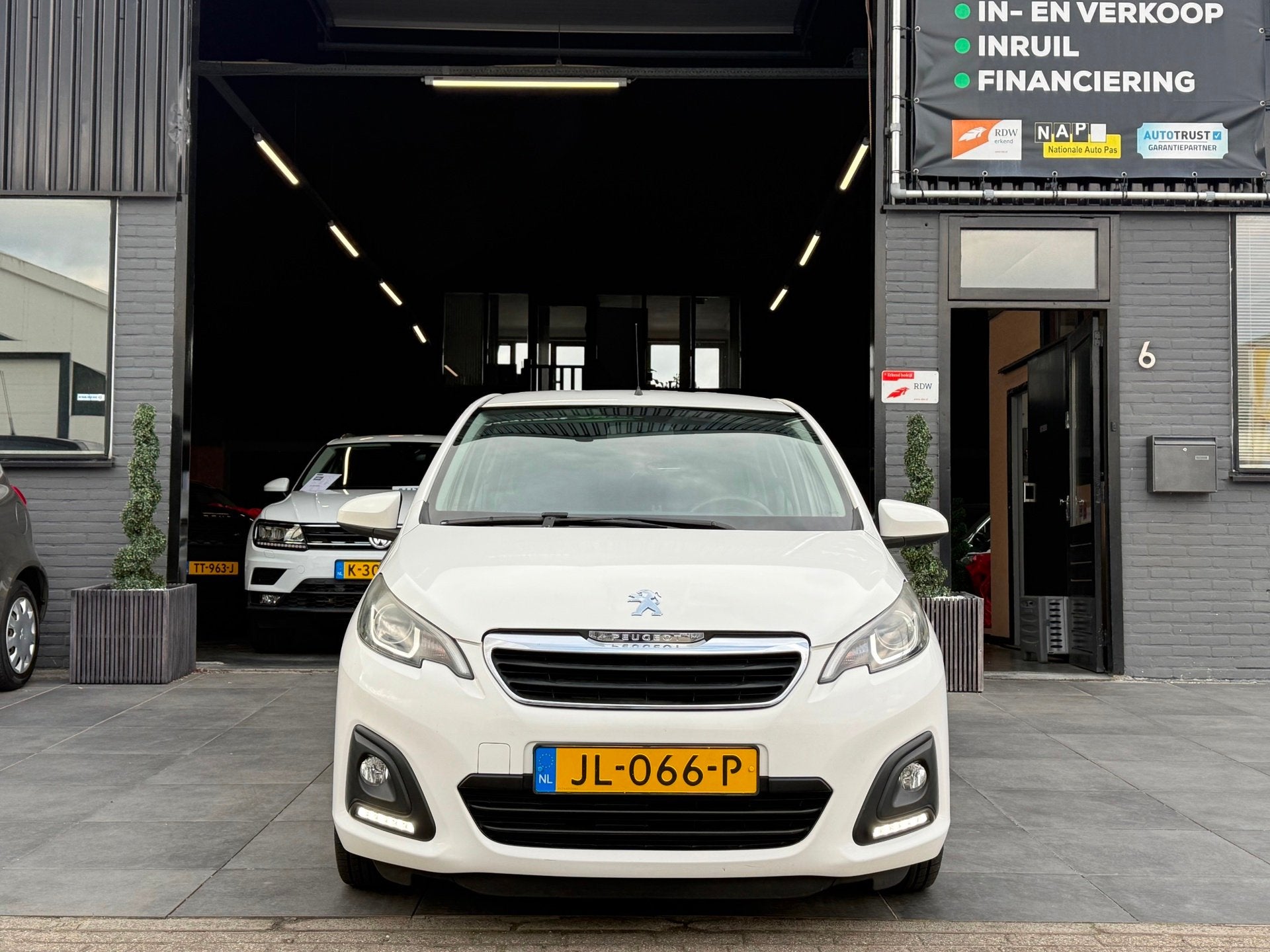 Peugeot 108 1.0 e-VTi Active|APK|NAP|Airco|5DR|Bleuthoot, Voorwielaandrijving, Stof, Gebruikt, Euro 6