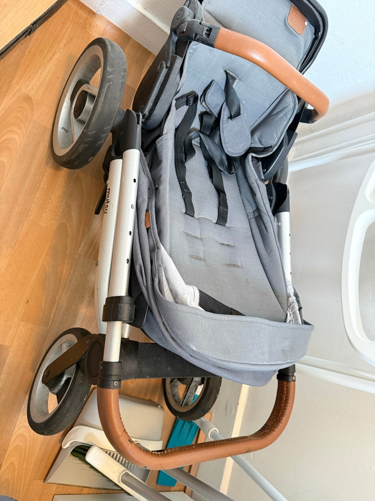 Mutsy kinderwagen met grote wielen en stevig frame, Ophalen, Gebruikt, Kinderwagen, Mutsy