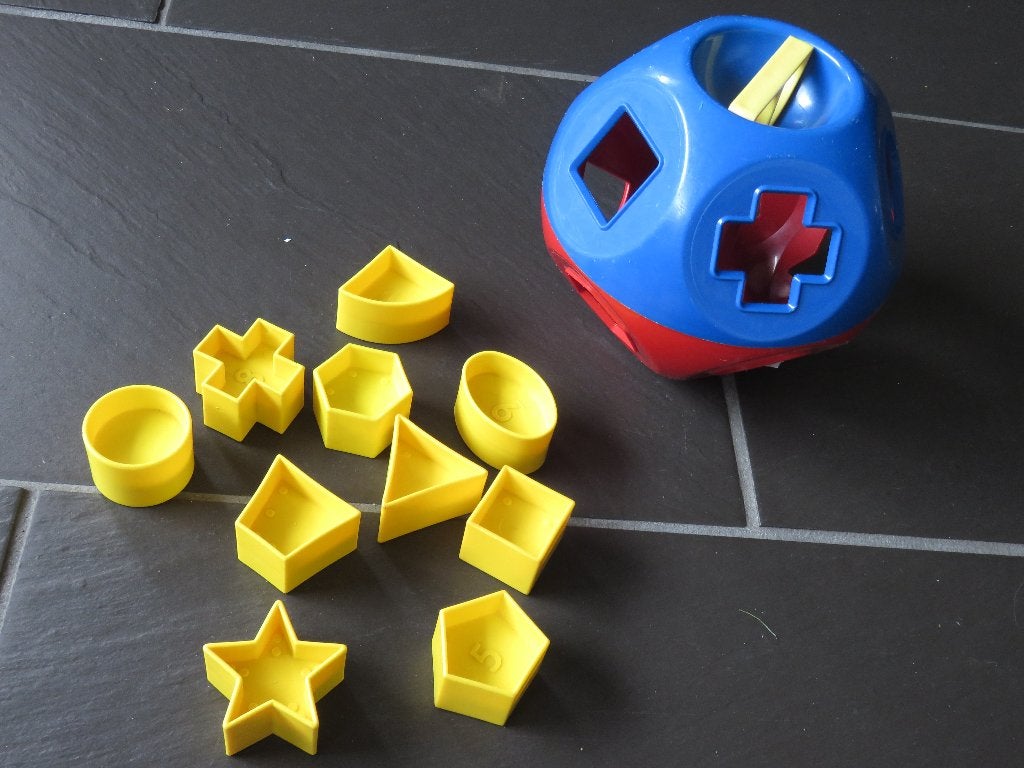 Tupperware hollebal vormenbal met 10 blokken., Ophalen of Verzenden, Gebruikt, Overige typen