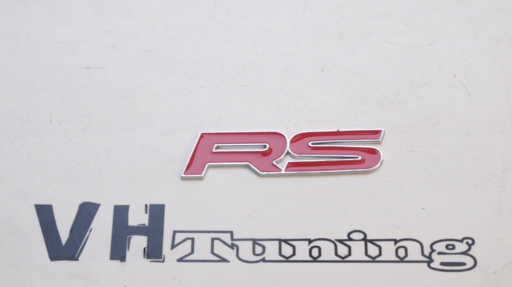 Ford RS 3D logo zelfklevend 9 cm metaal rood, Auto diversen, Tuning en Styling, Ophalen of Verzenden