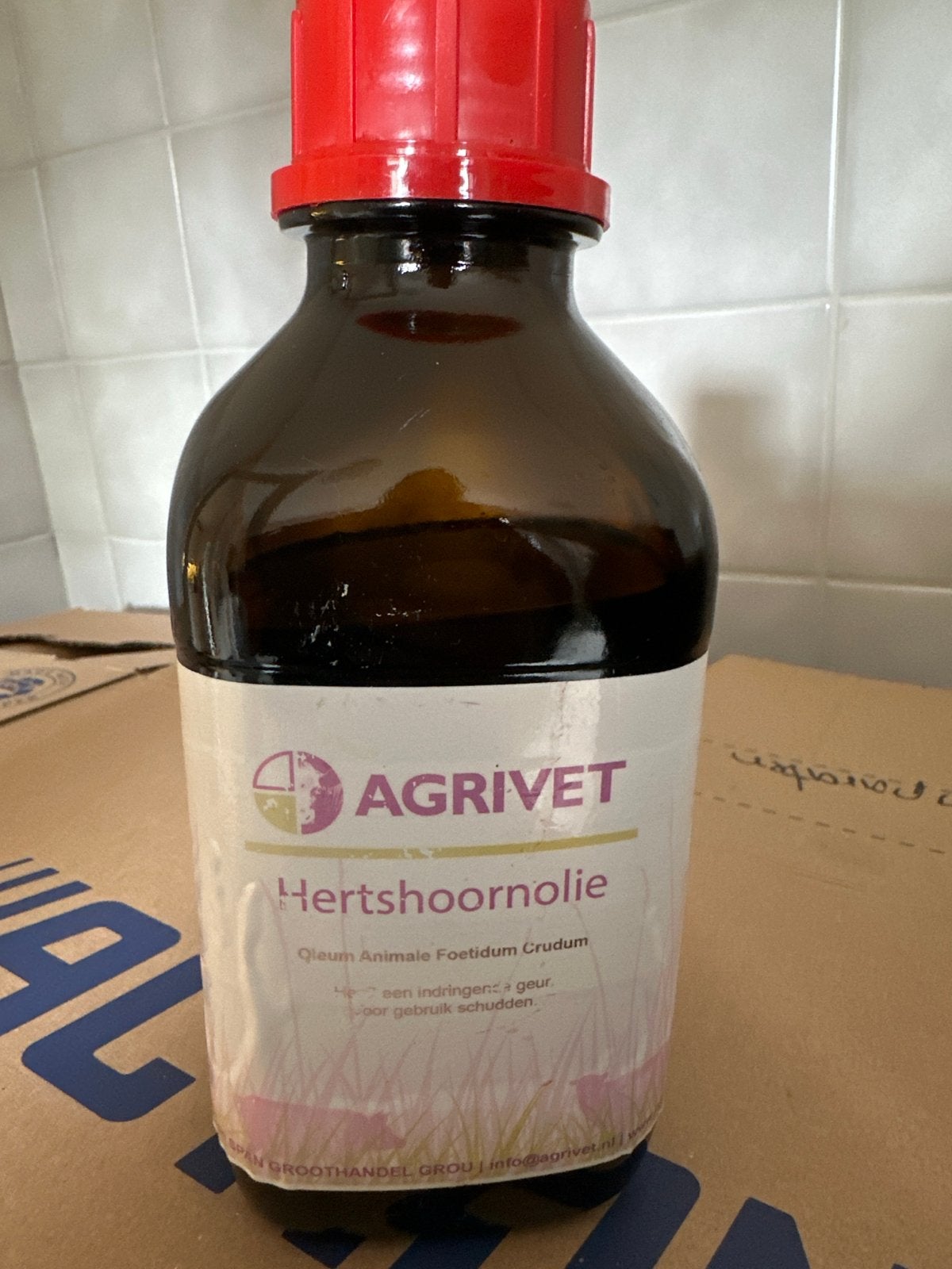 Hertshoornolie, Ophalen