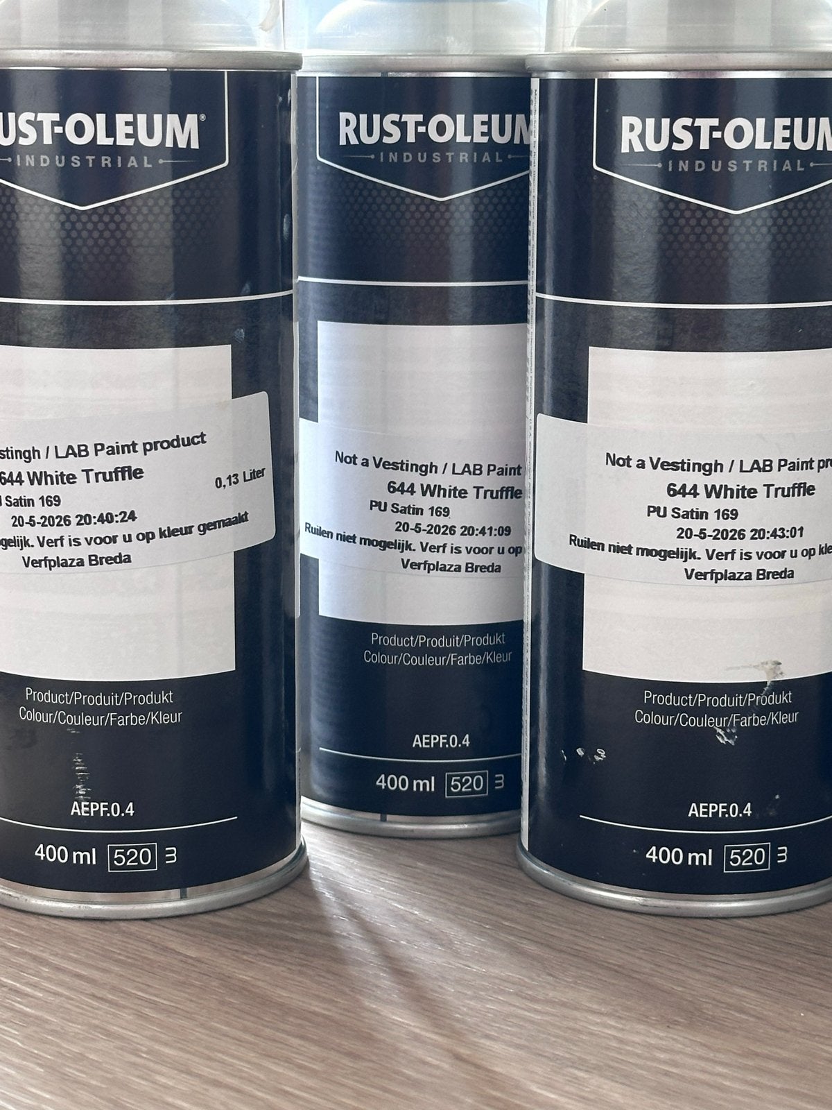 Rust-oleum spuitlak zijdeglans - White Truffle (7 bussen), Beige, Ophalen of Verzenden, Zo goed als nieuw, Lak