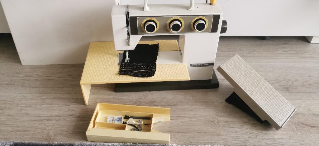 Naaimachine Husqvarna 3600, Ophalen of Verzenden, Zo goed als nieuw, Naaimachine, Husqvarna