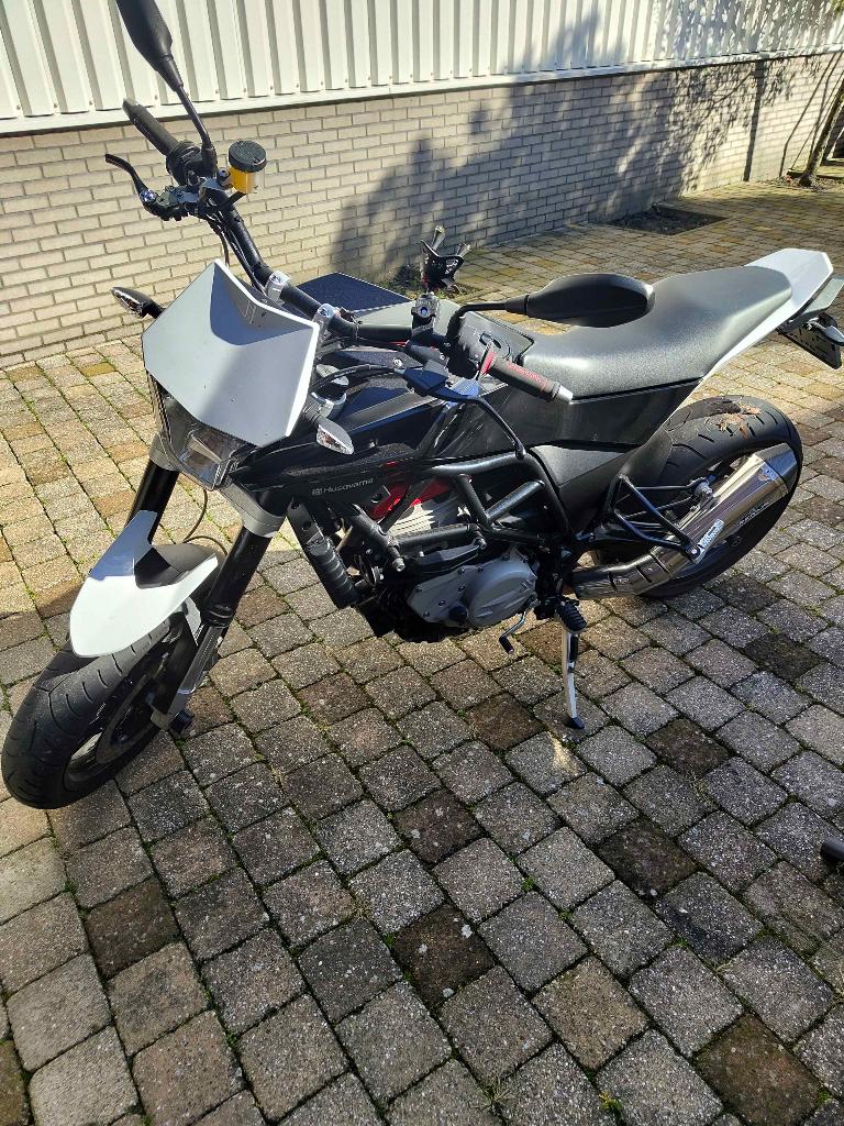 Husqvarna Nuda 900, 2 cilinders, Motorrijbewijs A, 900 cc, Particulier