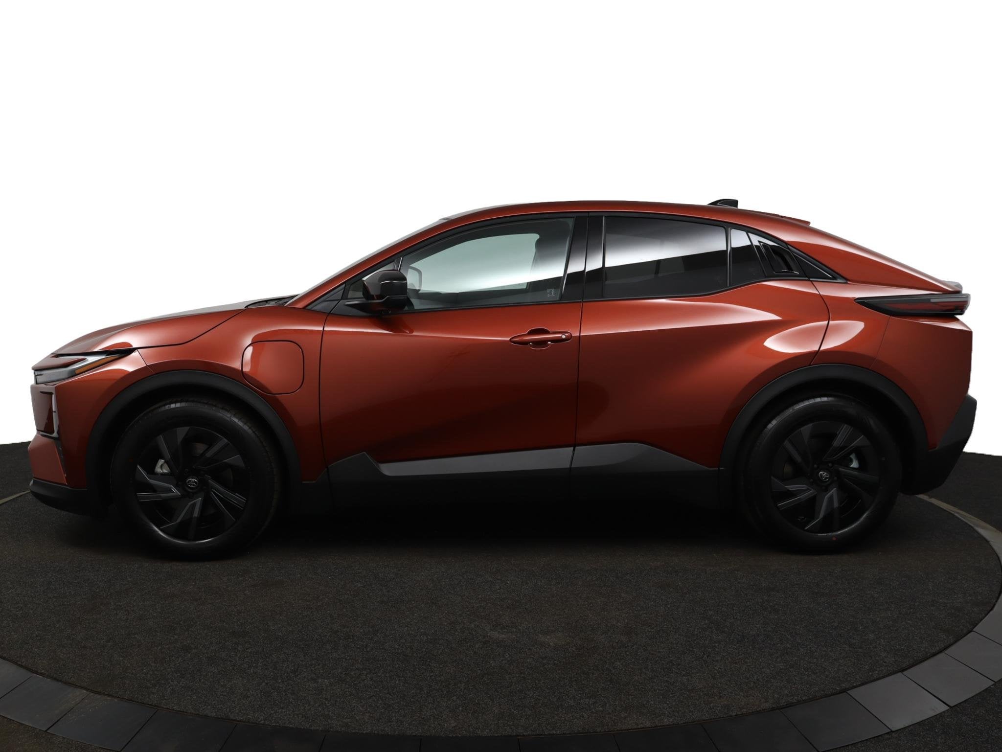 Toyota C-HR+ First Edition 77 kWh | Nieuw uit voorraad lever, Auto's, Toyota, 12 maanden, Overige kleuren, Leder en Stof, Nieuw