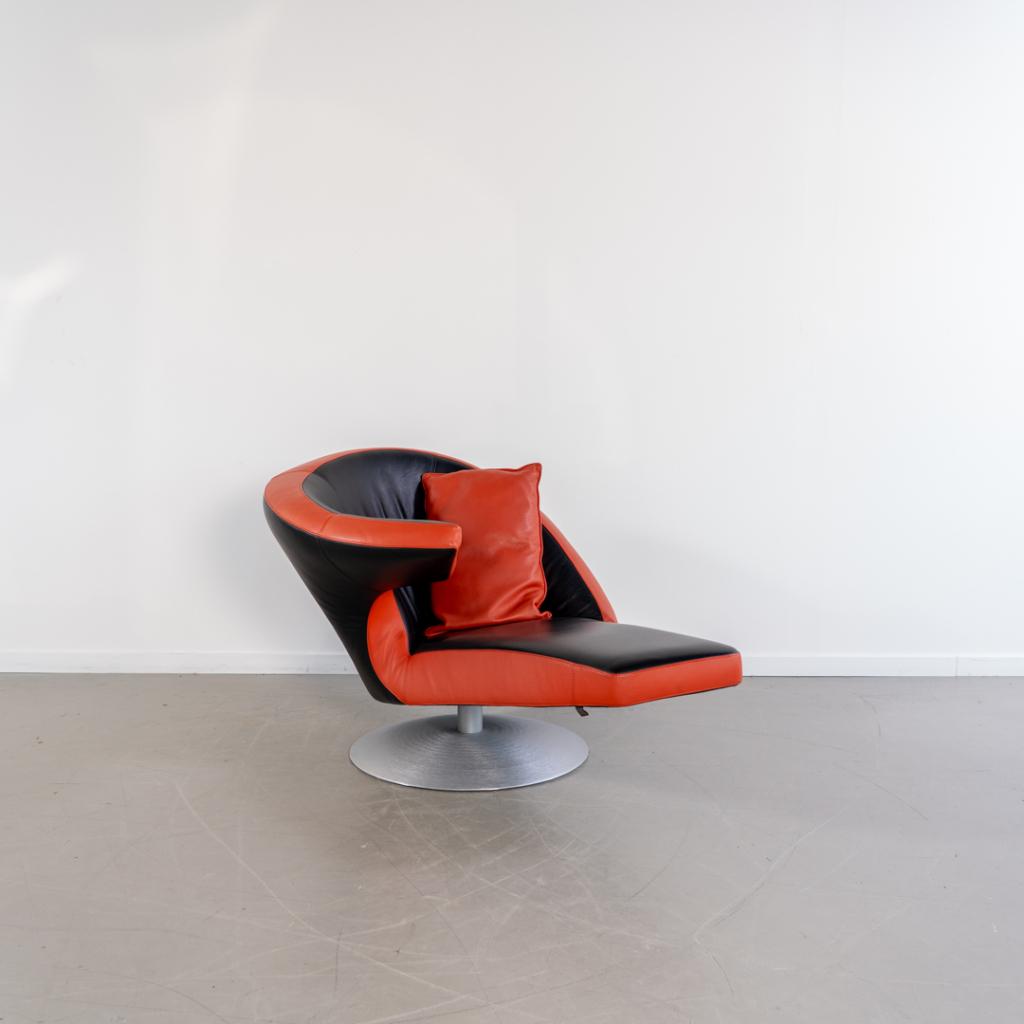 1x Leolux Parabolica Fauteuil Oranje/Zwart Leer - Aluminium, Niet ingevuld, 125 tot 150 cm, Niet ingevuld, Ophalen of Verzenden