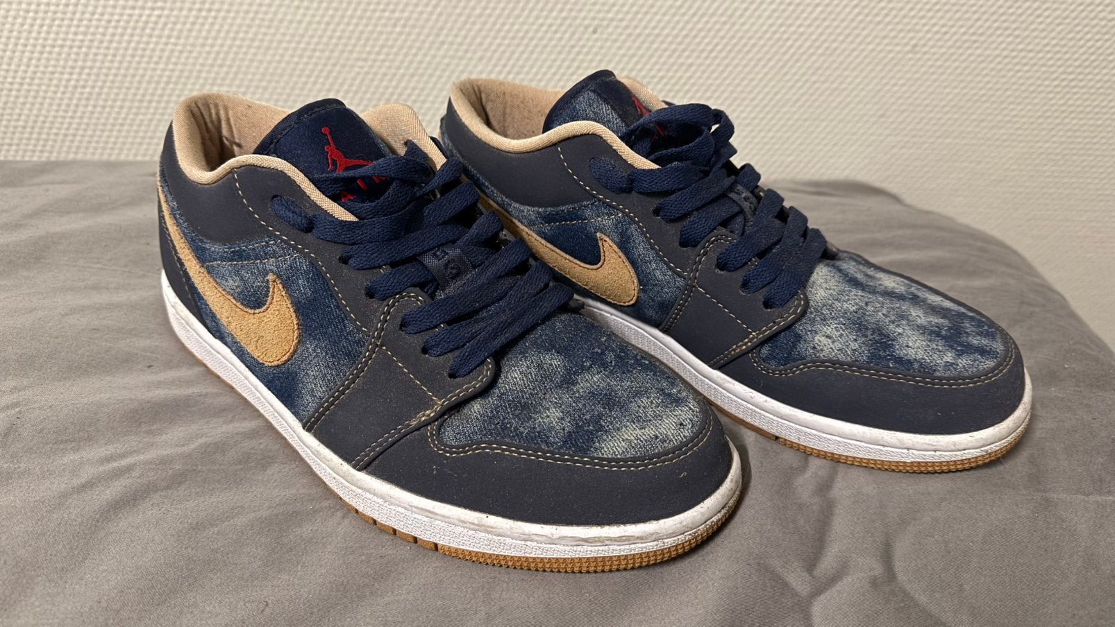 Nike air jordan denim maat 41, Ophalen of Verzenden, Zo goed als nieuw, Blauw