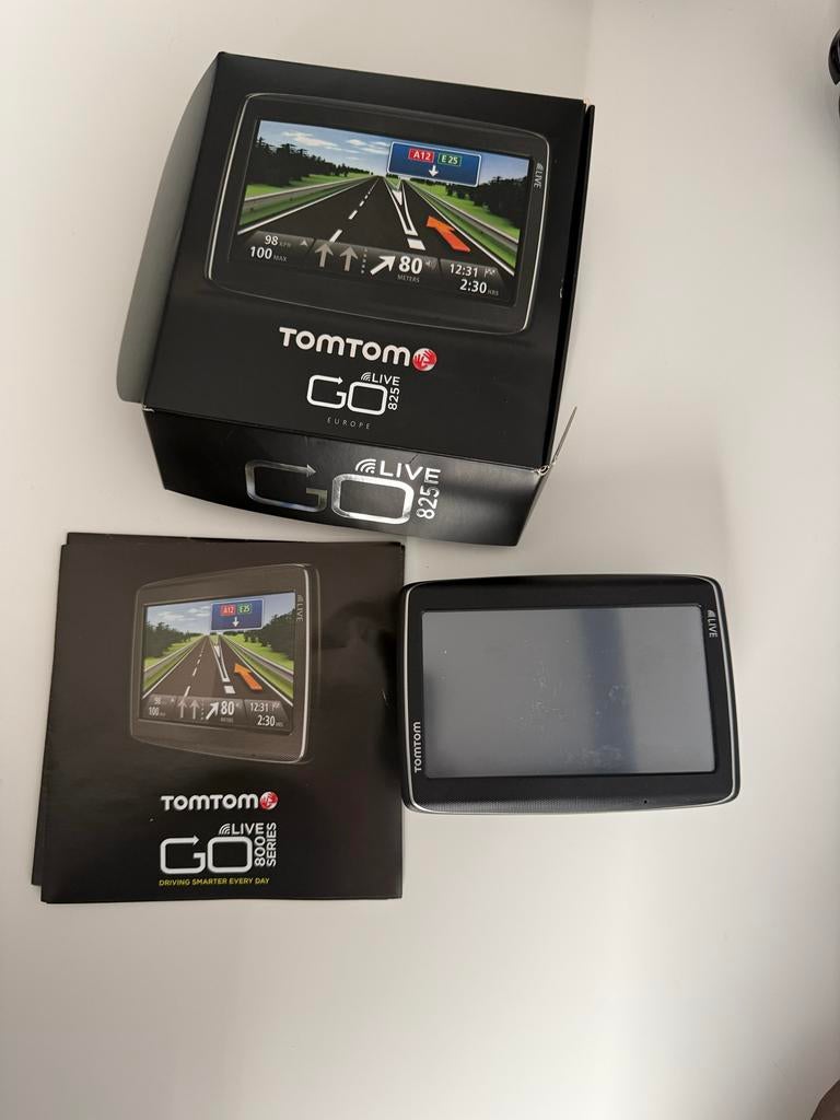 TomTom GO Live 825M Europa Navigatiesysteem, Ophalen of Verzenden, Gebruikt