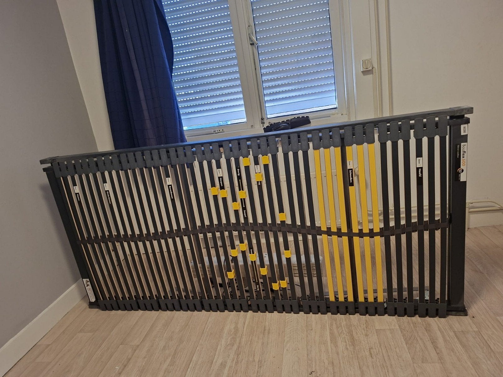 Electrische lattenbodem voor bed van 90 x 200 cm., Ophalen, Gebruikt, Eenpersoons, 90 cm