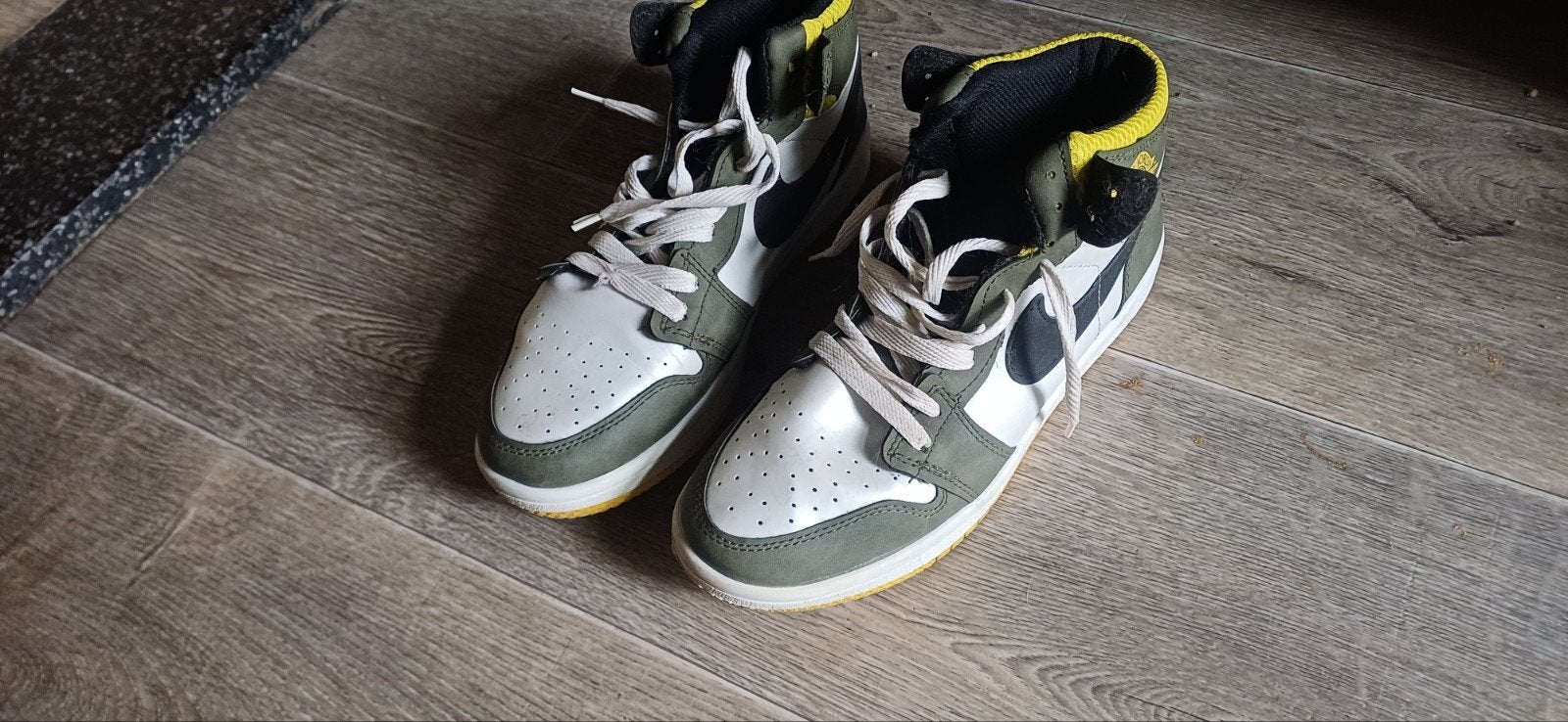 Nike Air Jordan 1 Mid Noble Green - Maat 39, Nike, Ophalen of Verzenden, Groen, Sneakers of Gympen