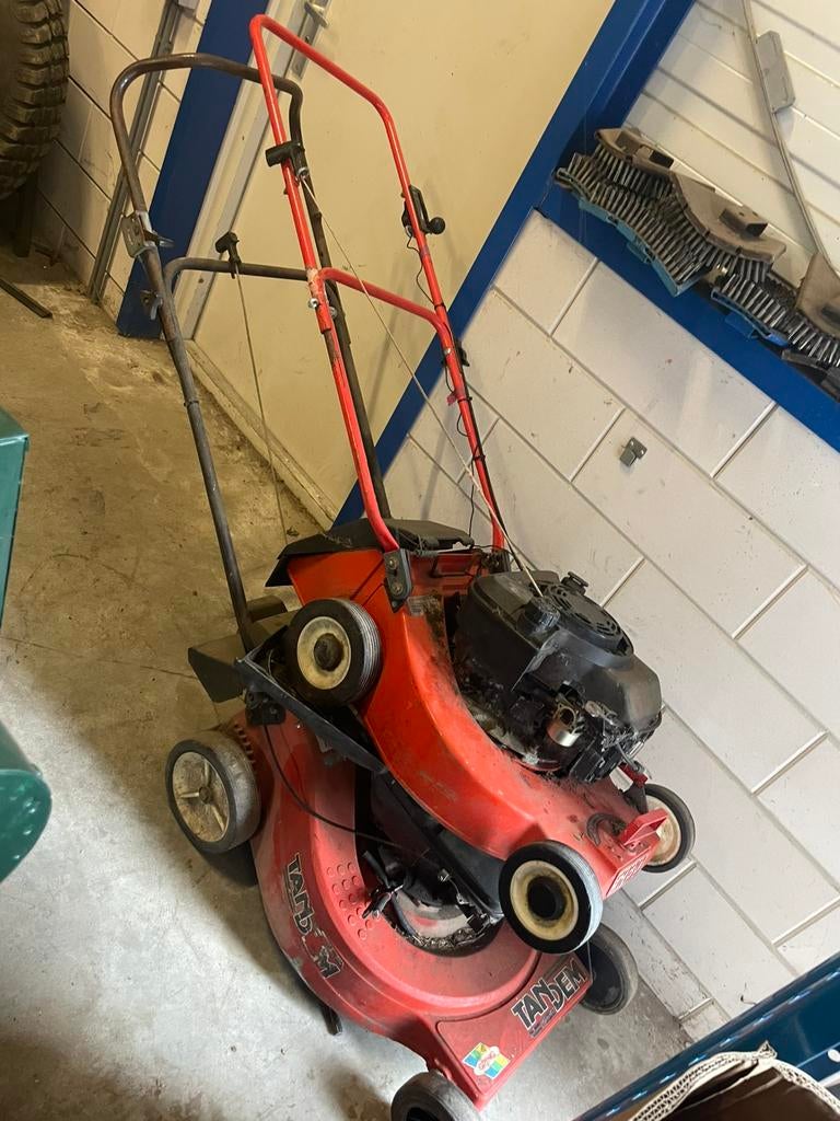 Gratis toro en tandem grasmaaier, Cirkelmaaier, Gebruikt, Ophalen of Verzenden, Benzine-grasmaaier