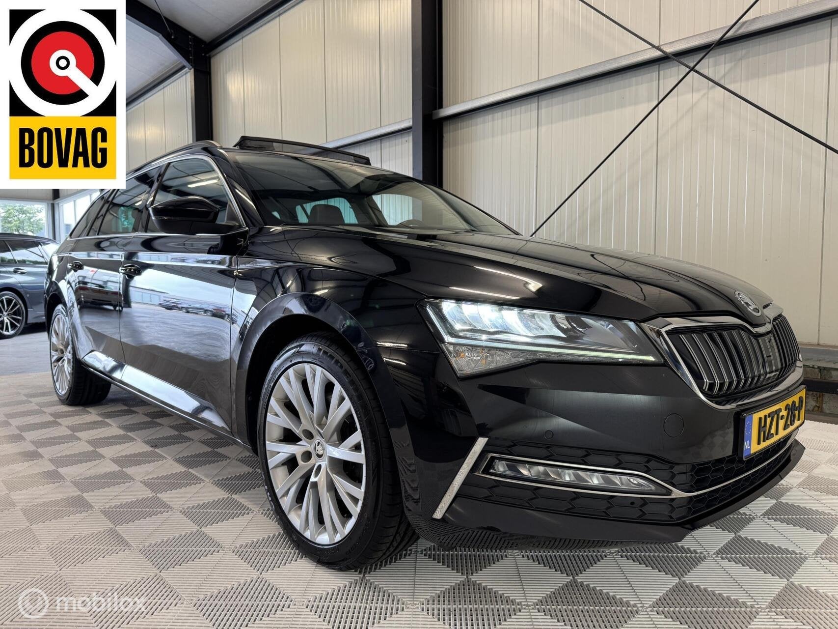 Skoda Superb Combi Hybrid Bns Ed Plus | HUD | Pano | Leer, Auto's, Gebruikt, Zwart, Zwart, Hybride Elektrisch/Benzine