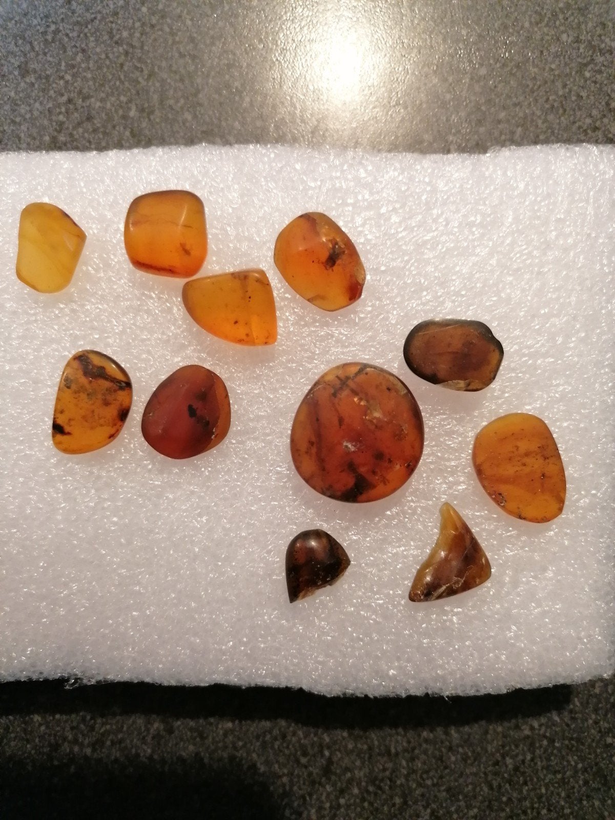 Burmite Amber/barnsteen met insluitsels., Ophalen of Verzenden