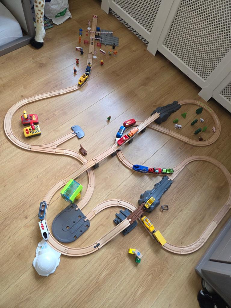 Treinbaan/ ikea trein/ brio treinbaan, Kinderen en Baby's, Speelgoed | Houten speelgoed, Ophalen of Verzenden, Zo goed als nieuw