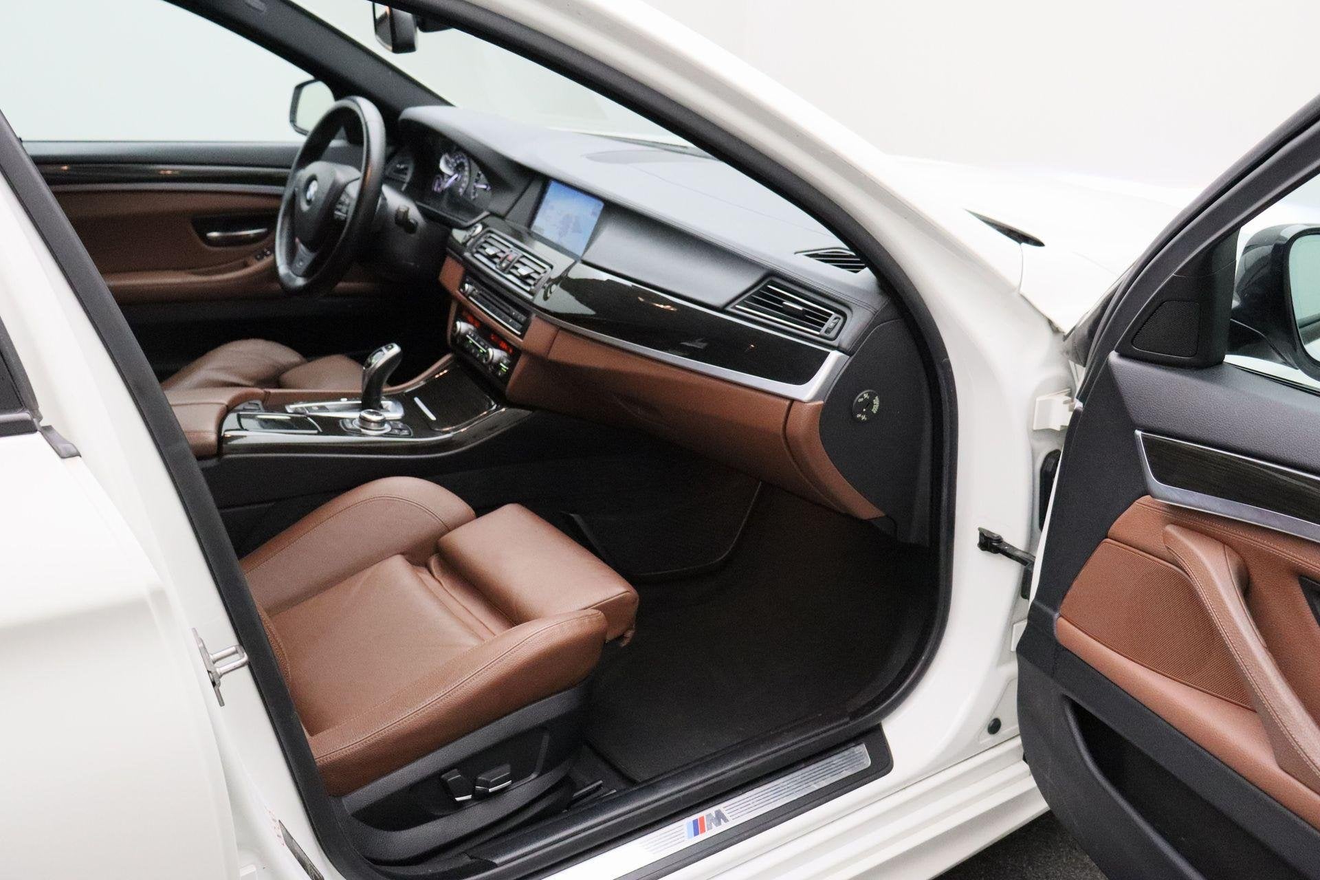 BMW 5-serie Touring 528i High Executive 2012 M-Pakket | Head, Auto's, BMW, Automaat, Euro 5, Achterwielaandrijving, Gebruikt
