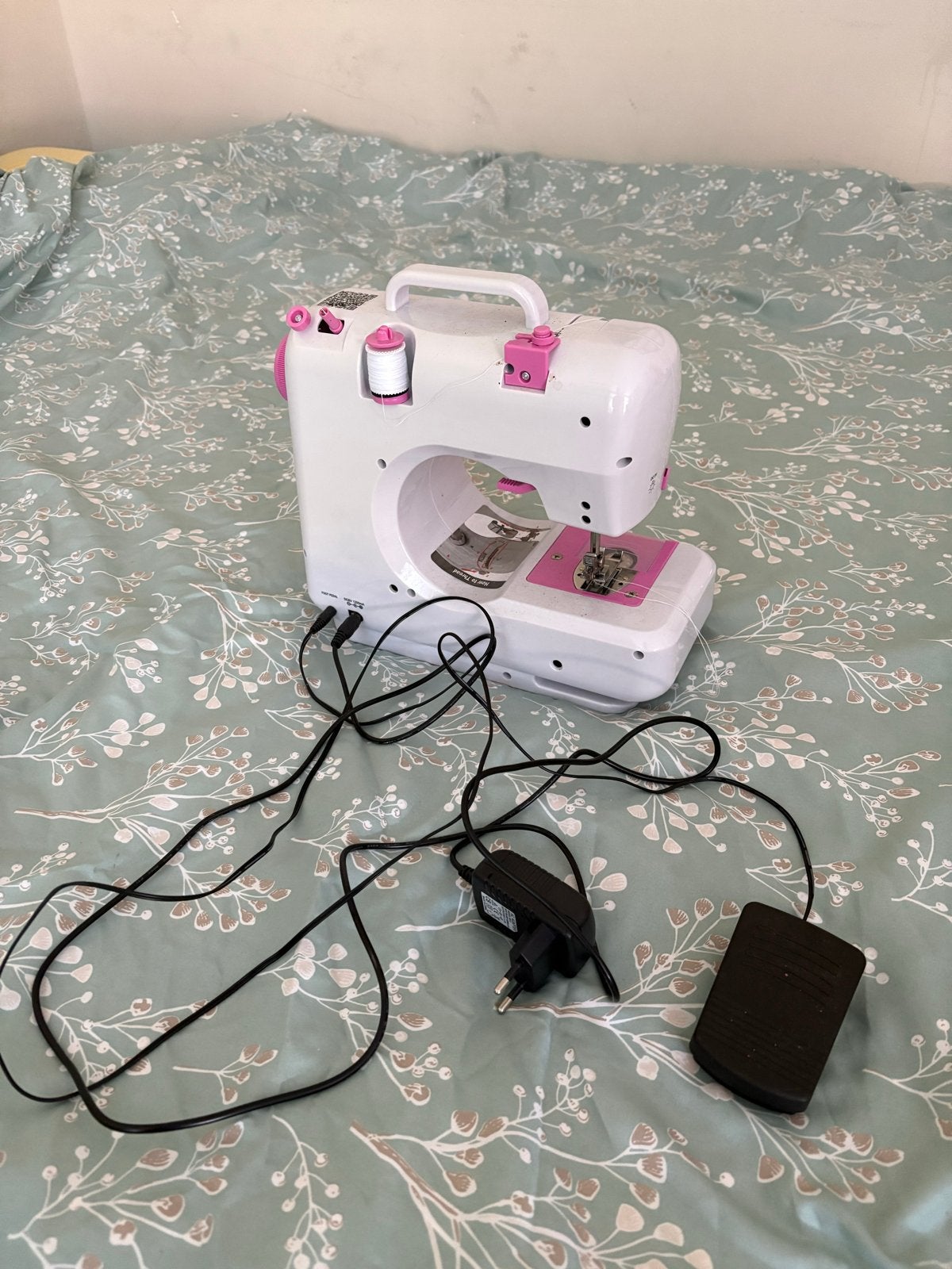 Klein beginners naai machientje, Hobby en Vrije tijd, Naaimachines en Toebehoren, Ophalen, Zo goed als nieuw, Naaimachine, Overige merken
