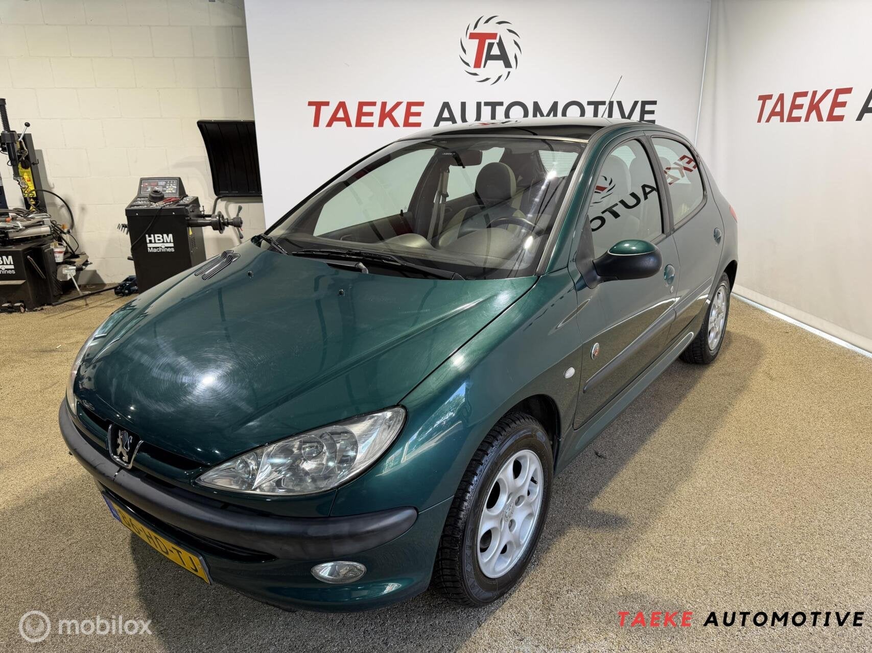 Peugeot 206 1.6-16V Roland Garros Aut/Clima/Glasdak/Nap/1EIG, 4 cilinders, 1039 kg, Bedrijf, 550 kg
