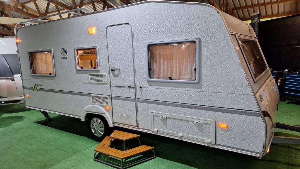 Knaus Sport 500 KU Zakluifel/stapelbed, Dwarsbed, Rondzit, Bedrijf, 5 tot 6 meter