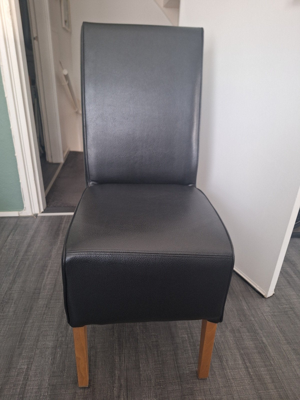 Set van 4 zwarte eetkamerstoelen, nog heel netjes, Ophalen, Zo goed als nieuw, Zwart, Vier