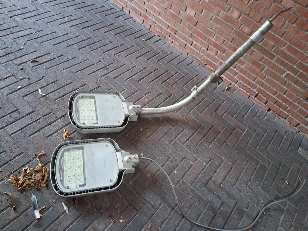 Mooie LED verlichting met gebogen buis (2 stuks), Ophalen of Verzenden