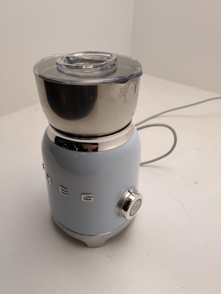 SMEG melkopschuimer pastelblauw gebruikt, Witgoed en Apparatuur, Melkopschuimers, Info@mystore.nl, Elektrische melkopschuimer