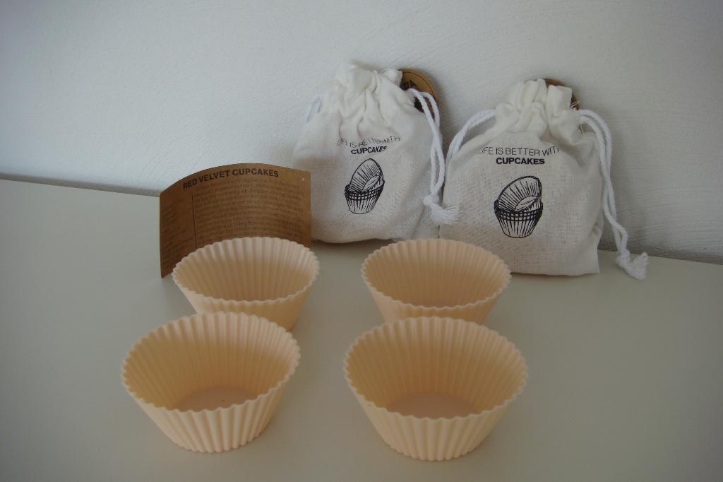 12 Silliconen Bakvormpjes. (nieuw), Hobby en Vrije tijd, Taarten en Cupcakes maken, Ophalen, Nieuw, Cupcakes, Bakvorm