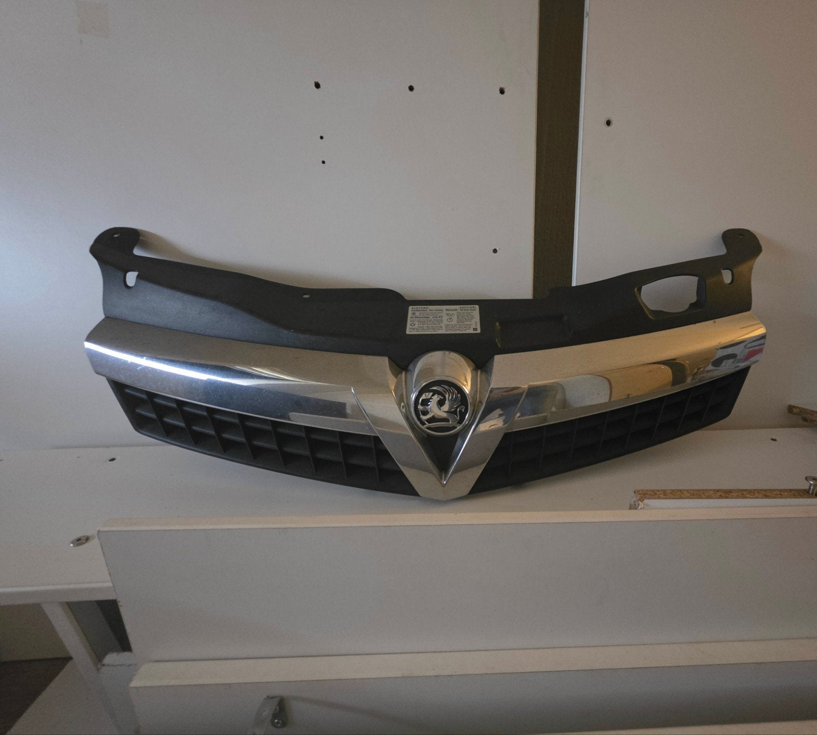 Grill, Grille Vauxhall Opel Astra Twintop., Auto-onderdelen, Ophalen, Gebruikt, Voor, Opel