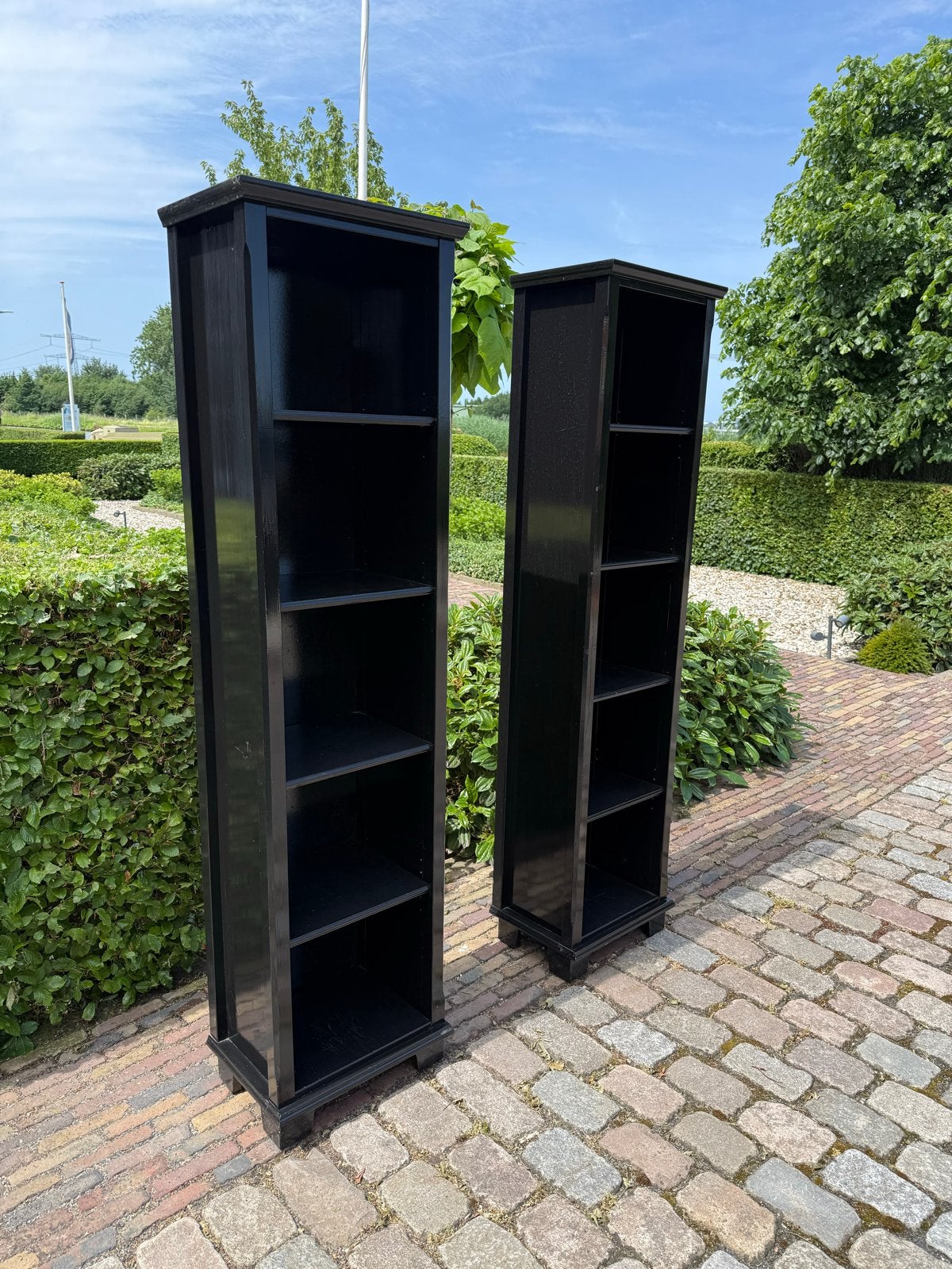 2 st. Zwarte houten vitrinekast/boekenkast - 192x46x32,5cm, Ophalen, Met plank(en), Minder dan 50 cm, Gebruikt