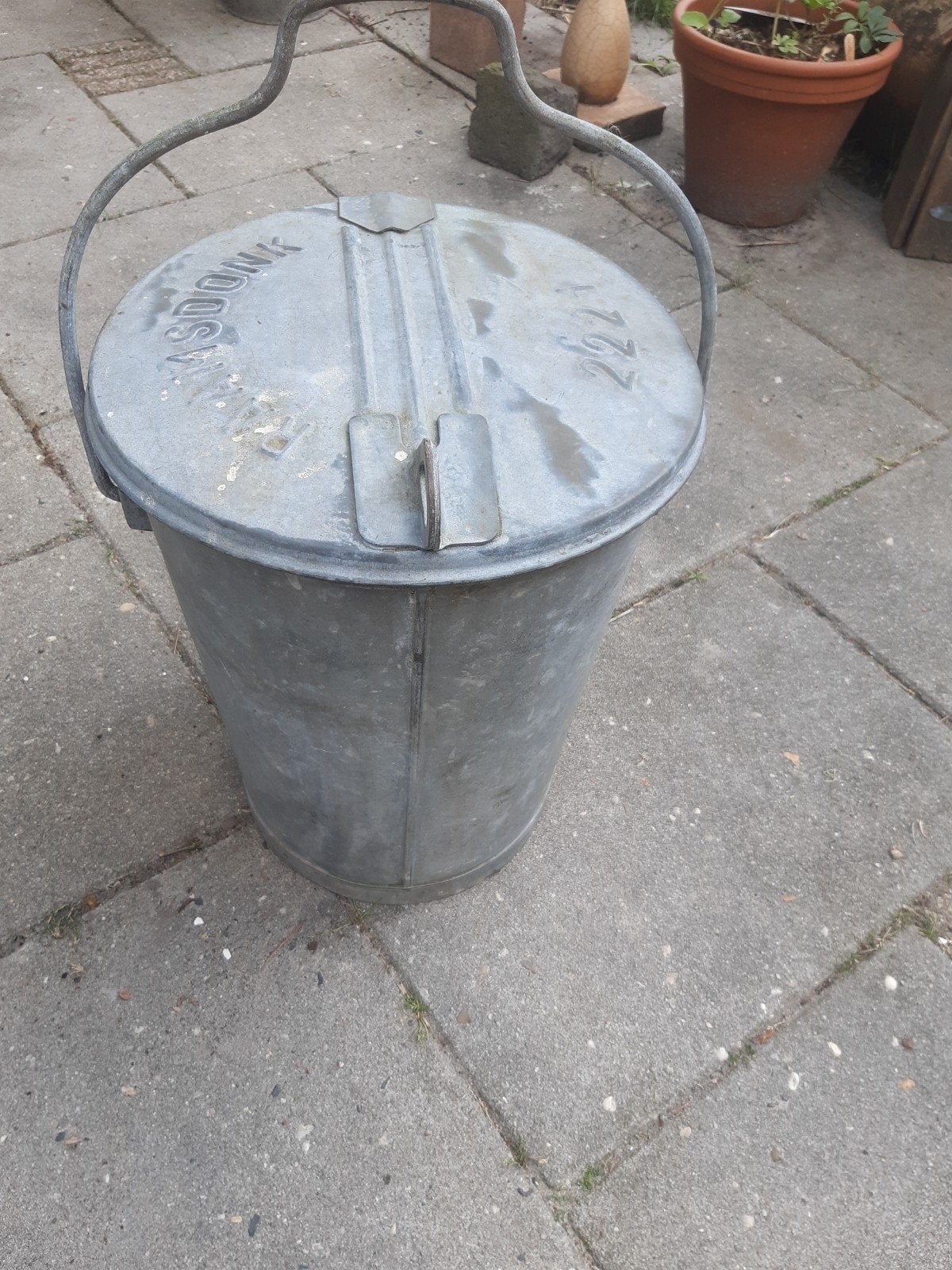Zinken vuilnisbak RAAMSDONK  2221, Tuin en Terras, Verzenden, Gebruikt