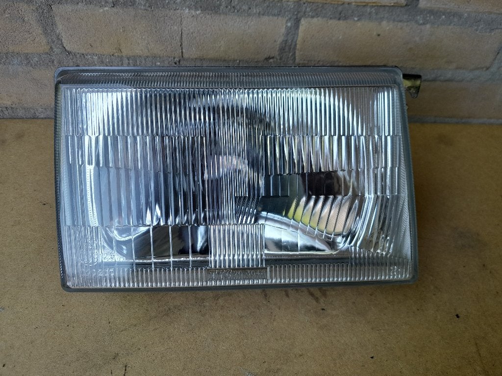 KOPLAMP Rechts - ZGAN - NISSAN MICRA K10 - Prijs = €25,-, Verzenden, Gebruikt, Nissan