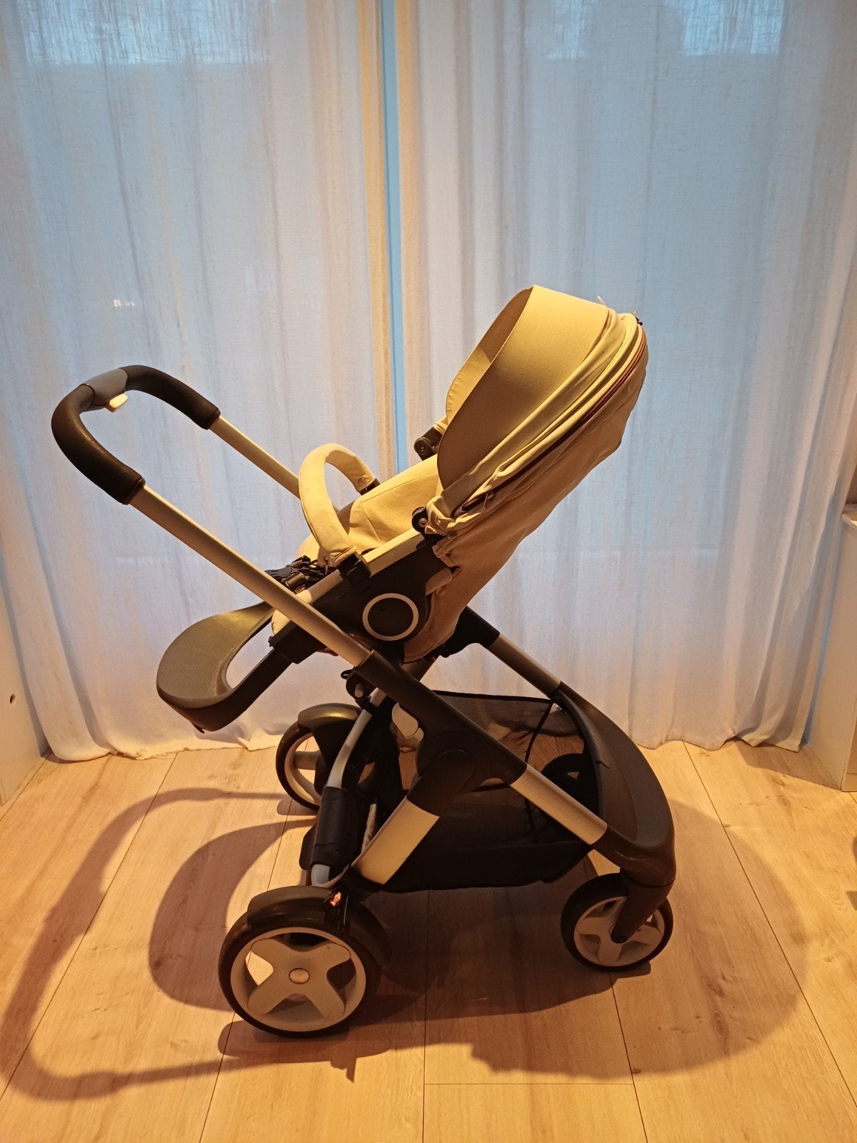 Stokke Trailz Combiwagen met Reiswieg en Autostoeltje, Ophalen, Zo goed als nieuw, Overige merken, Verstelbare duwstang