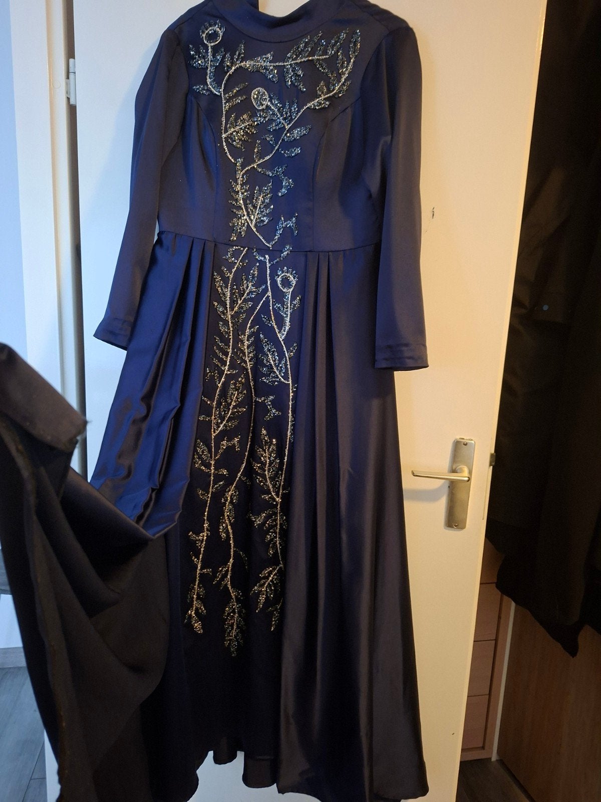 avondjurk heel mooi een keer gedragen mt44, Maat 38/40 (M), Galajurk, Blauw, Ophalen of Verzenden