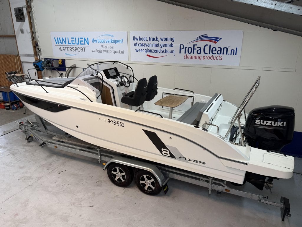 Beneteau Flyer 8 SUNdeck Suzuki 300PK BJ2020 100 UUR!! ZGAN!, Watersport en Boten, Vis- en Consoleboten, 8 m, Zo goed als nieuw