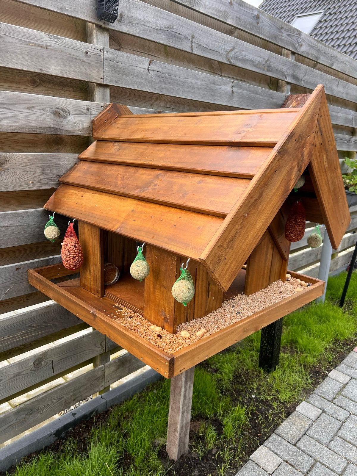 Groot houten vogelhuis op paal zie omschrijving, Tuin en Terras, Vogelhuisjes en Vogelbaden, Ophalen, Nieuw