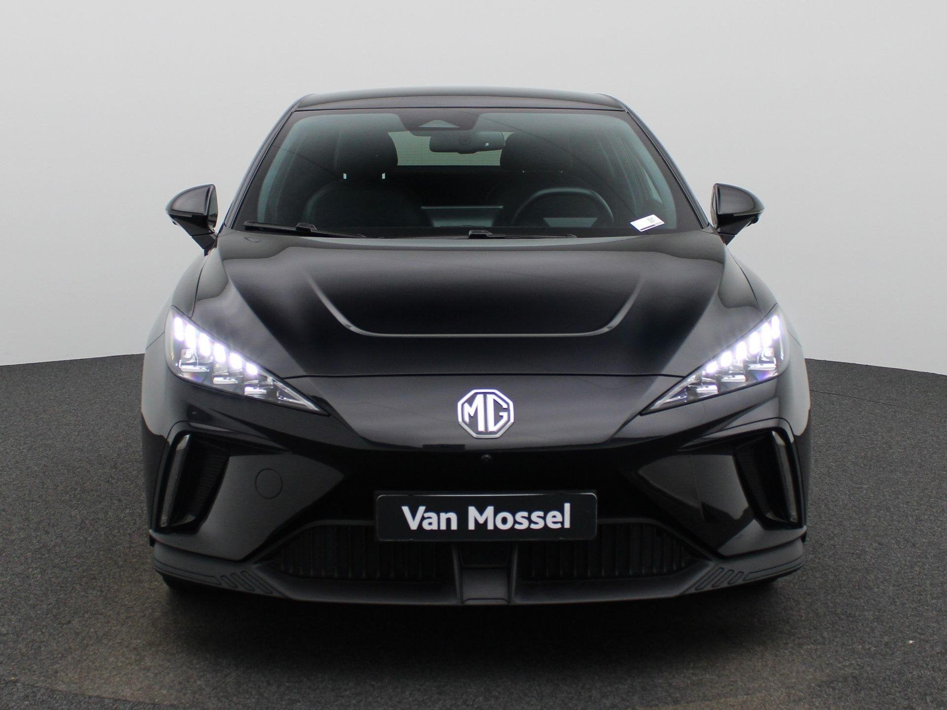 MG 4 Long Range 64kWh Luxury | Navi | Led Koplampen | Stoelv, Auto's, MG, Automaat, 12 maanden, Gebruikt, 1675 kg