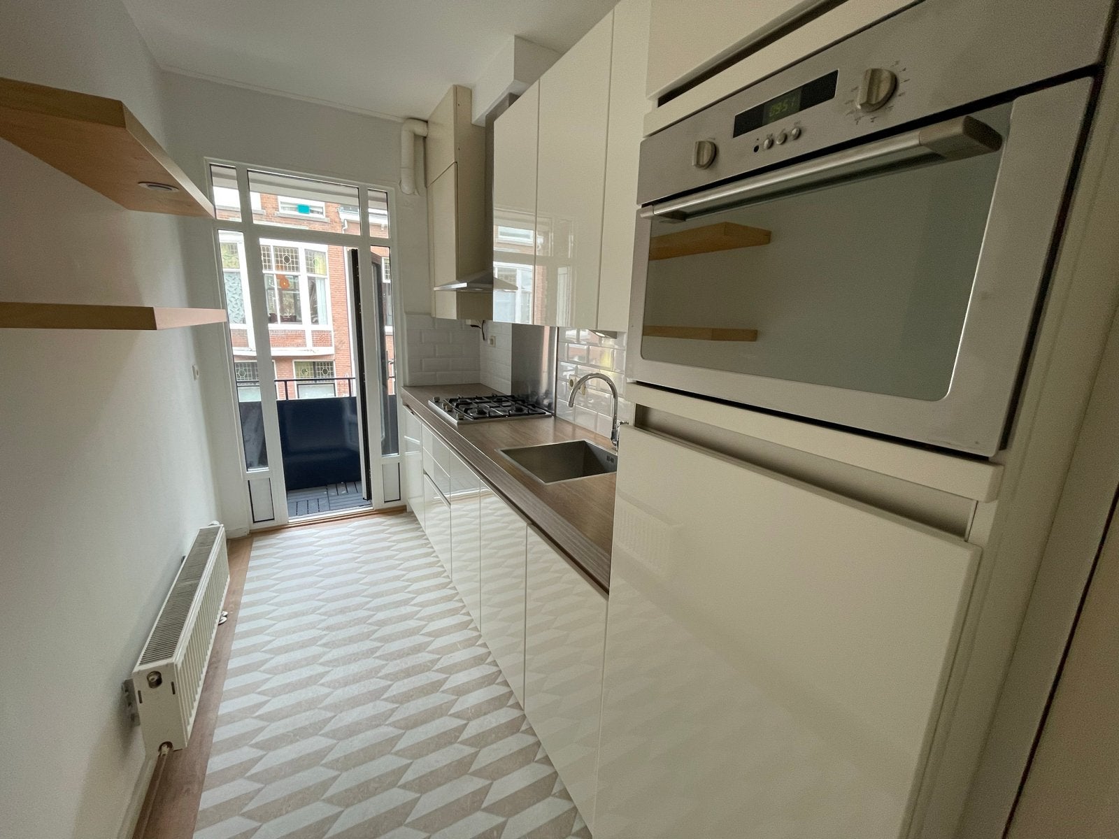 Moderne witte keuken met inbouwapparatuur, Ophalen, Gebruikt, Wit, Enkelwandige keuken