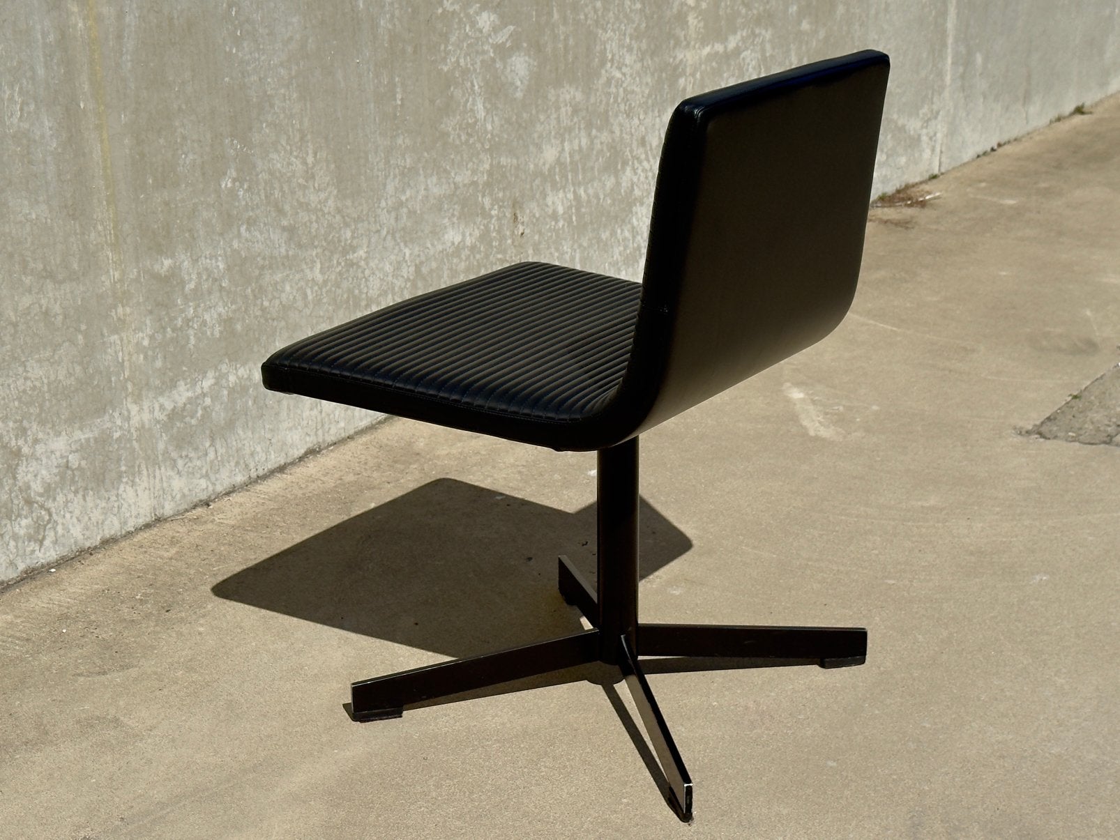 B&B ITALIA 4 leren draaistoelen design VINCENT VAN DUYSEN, |, Zwart, Zo goed als nieuw, Vier