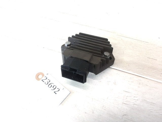 CBR600F 1999 - 2000 Honda Spanningsregelaar D1-54055