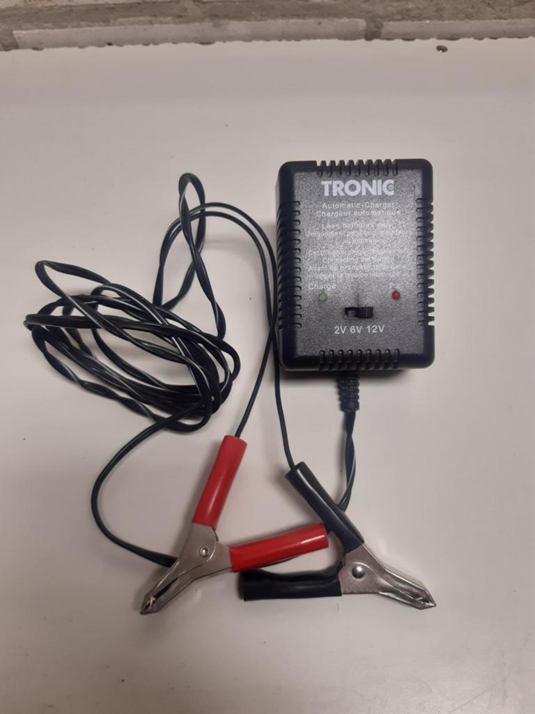 TRONIC Automatische Acculader 2V 6V 12V, Ophalen of Verzenden, Gebruikt, Universele onderdelen