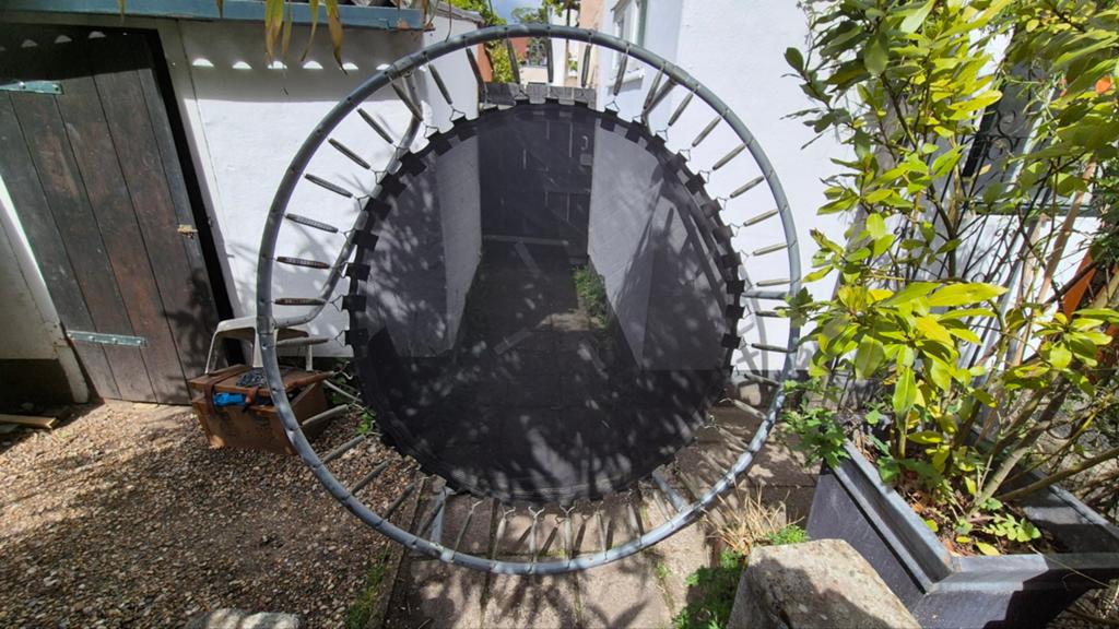 Gratis trampoline, Kinderen en Baby's, Speelgoed | Buiten | Trampolines, Ophalen, Gebruikt