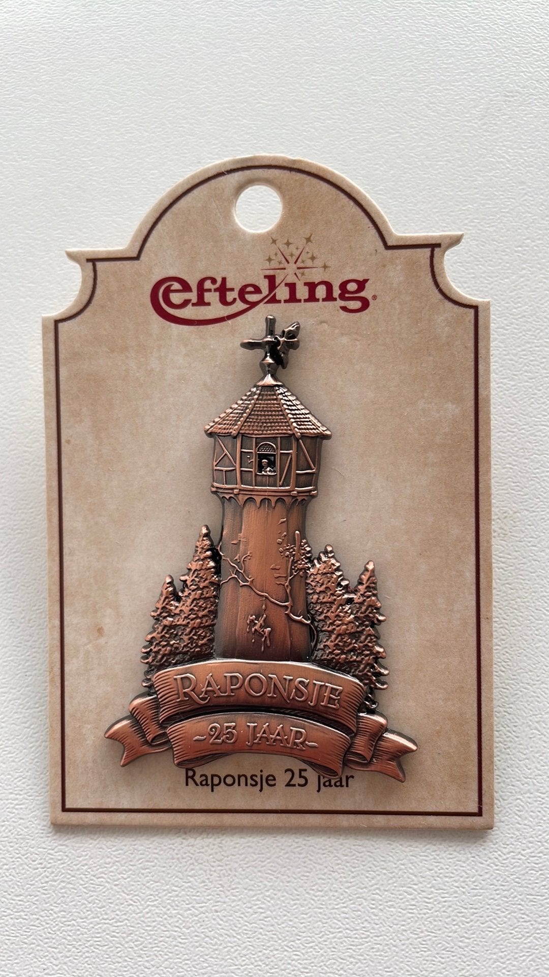 Efteling pin 25 jaar Raponsje EPP 502 op kaartje, Ophalen of Verzenden, Nieuw, Button of Speldje
