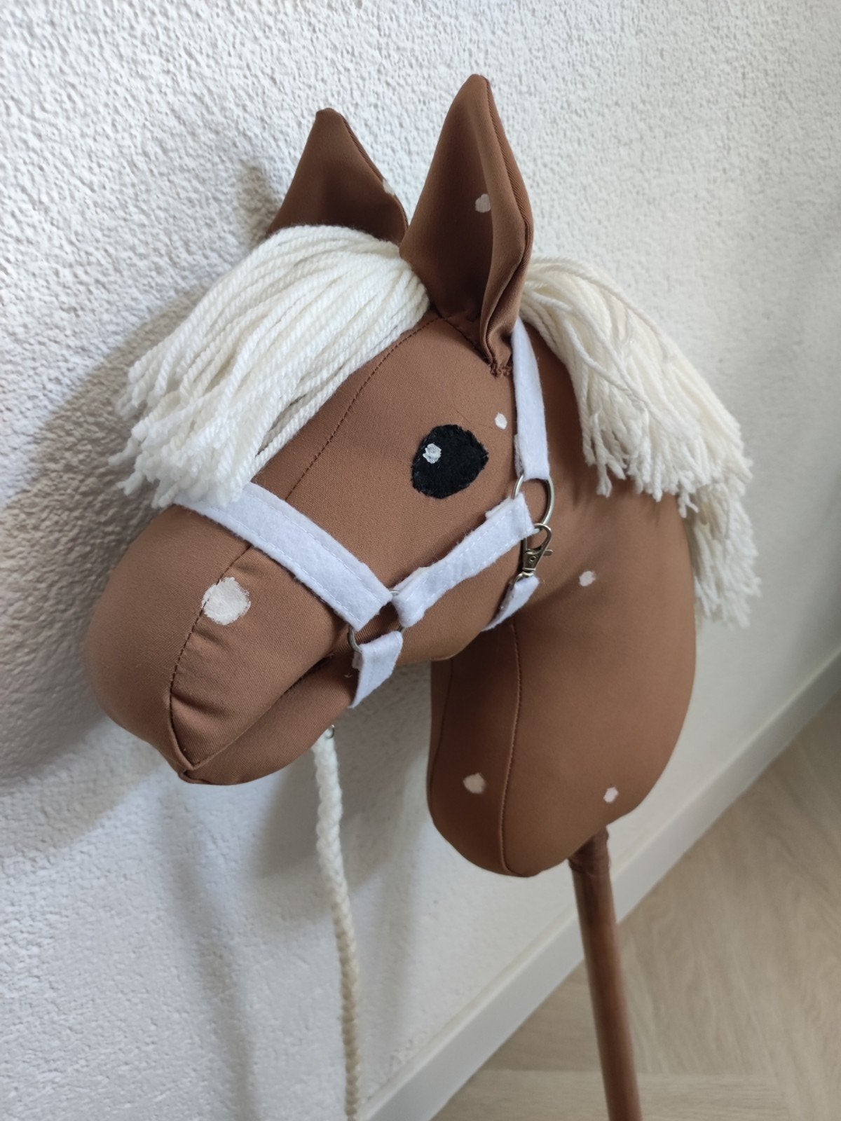 Hobbyhorse bruin met wit halster en manen, Ophalen of Verzenden, Nieuw